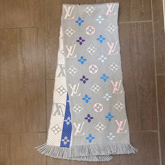 AUTHENTIC LOUIS VUITTON 
Wool Silk Logomania Shine Scarf Rainbow - Picture 1 of 4